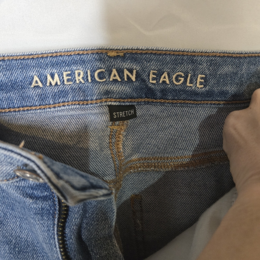 Size 2s American Eagle Distressed Mom Jeans Fall Casual Streetwear High Rise - Picture 5 of 5
